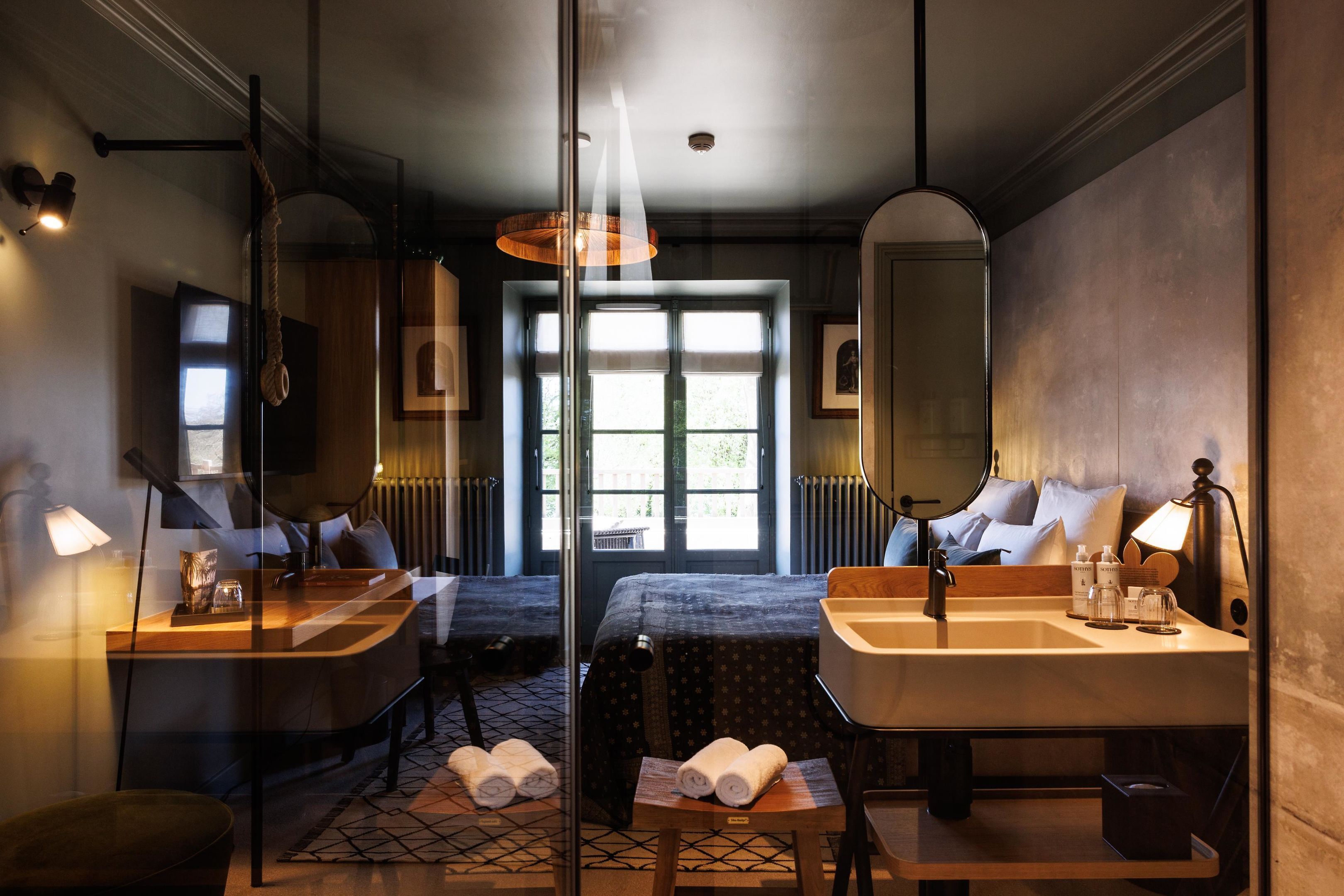 이집트산 면 시트, 고급 침구, 오리/거위털 이불, 필로우탑 침대