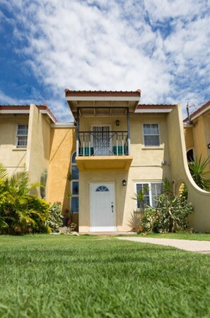 Entrada de la propiedad