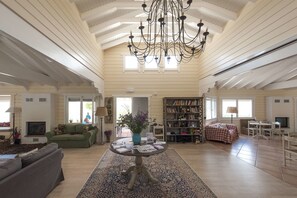 Interior entrance - Ktima Noosfera wellness & retreat center (Xylokastro-Evrostina)