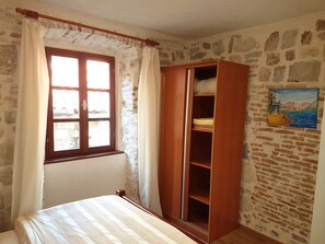 Apartment | 1 bedroom, iron/ironing board, free WiFi, bed sheets - Historic Stone House (Kotor)