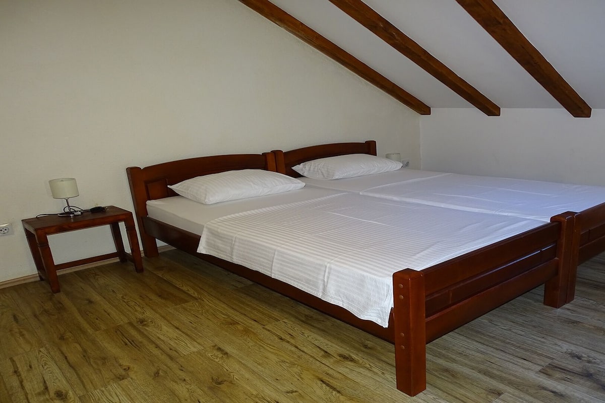 Apartment (Penthouse) | 1 Schlafzimmer, Bügeleisen/Bügelbrett, kostenloses WLAN, Bettwäsche