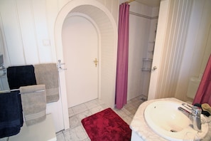 Comfort Double Room | Bathroom