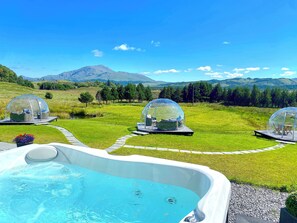 Luxury Suite, Balcony with Hot Tub, Ground Floor, Mountain View, Freestanding Bath | 1 bedroom, Egyptian cotton sheets, premium bedding