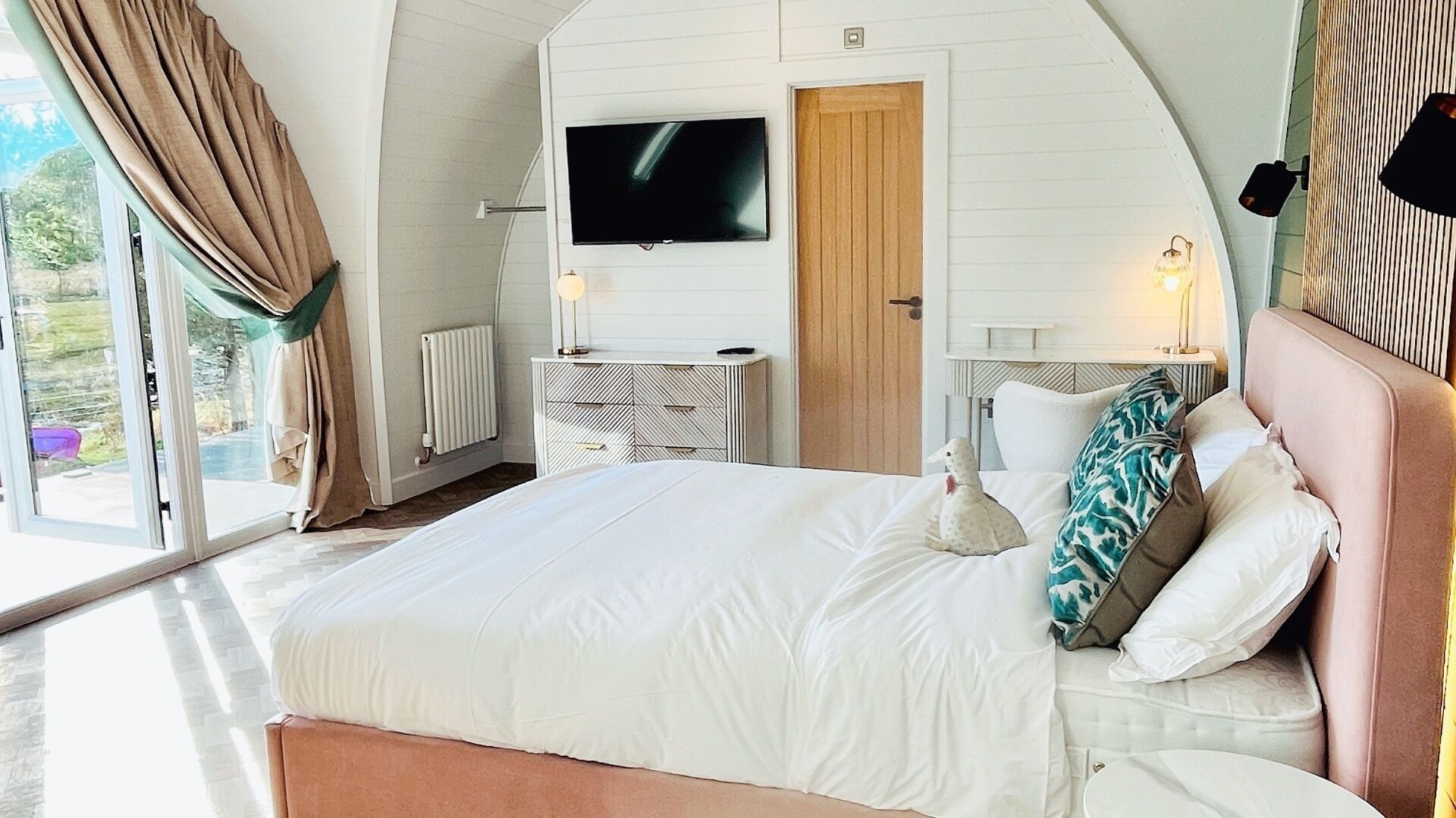 1 غرفة نوم وملاءات من القطن المصري وأغطية فراش متميزة