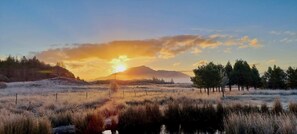 Junior Suite Ground Floor with Hot Tub & Mountain View | 1 bedroom, Egyptian cotton sheets, premium bedding - Mingarry Park (Acharacle)