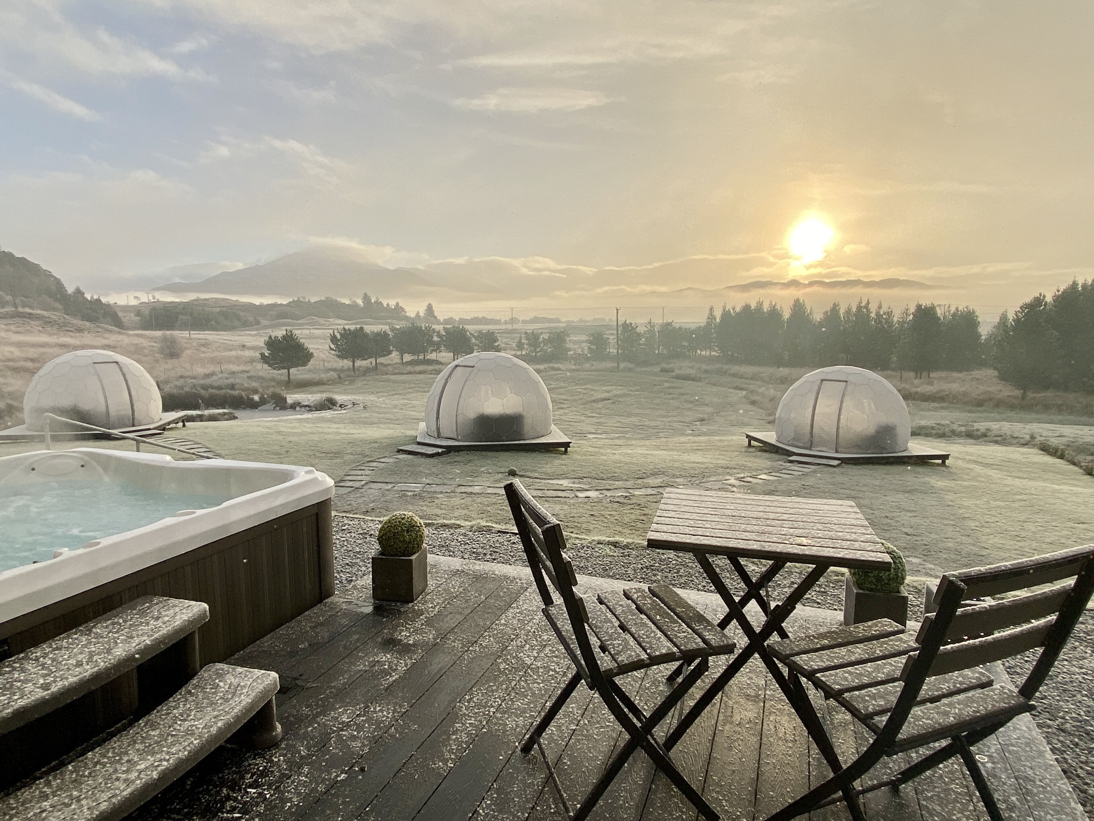 Luxury Suite, Balcony with Hot Tub, Ground Floor, Mountain View, Freestanding Bath | 1 bedroom, Egyptian cotton sheets, premium bedding