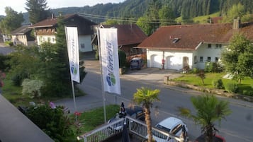 Doppelzimmer | Blick auf die Straße
