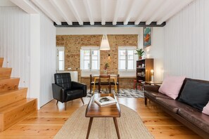 Romantik-lejlighed - 1 kingsize-seng med sovesofa - ikke-ryger | Stue | Smart-tv, Netflix