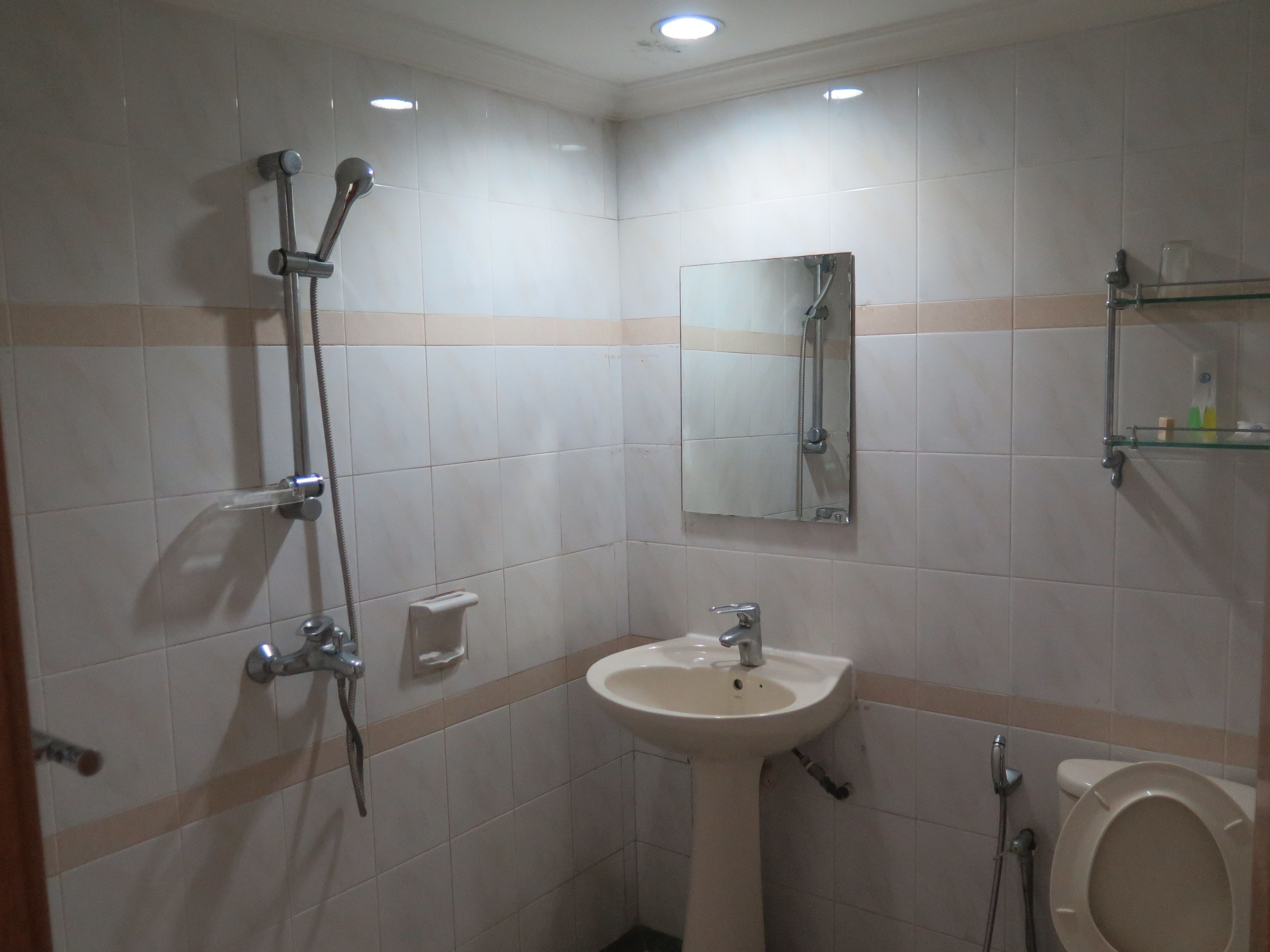 standard apartment | bathroom | free toiletries, hair dryer, towels
