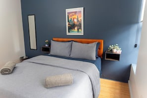 Private Queen Room - Shared Bathroom | Iron/ironing board, free WiFi, bed sheets
