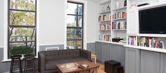 Chicago Parthenon Hostel