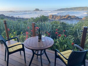 Studio 1 - Bay View | Terrace/patio - The Bay House Beachfront Accommodation (Cape Foulwind)