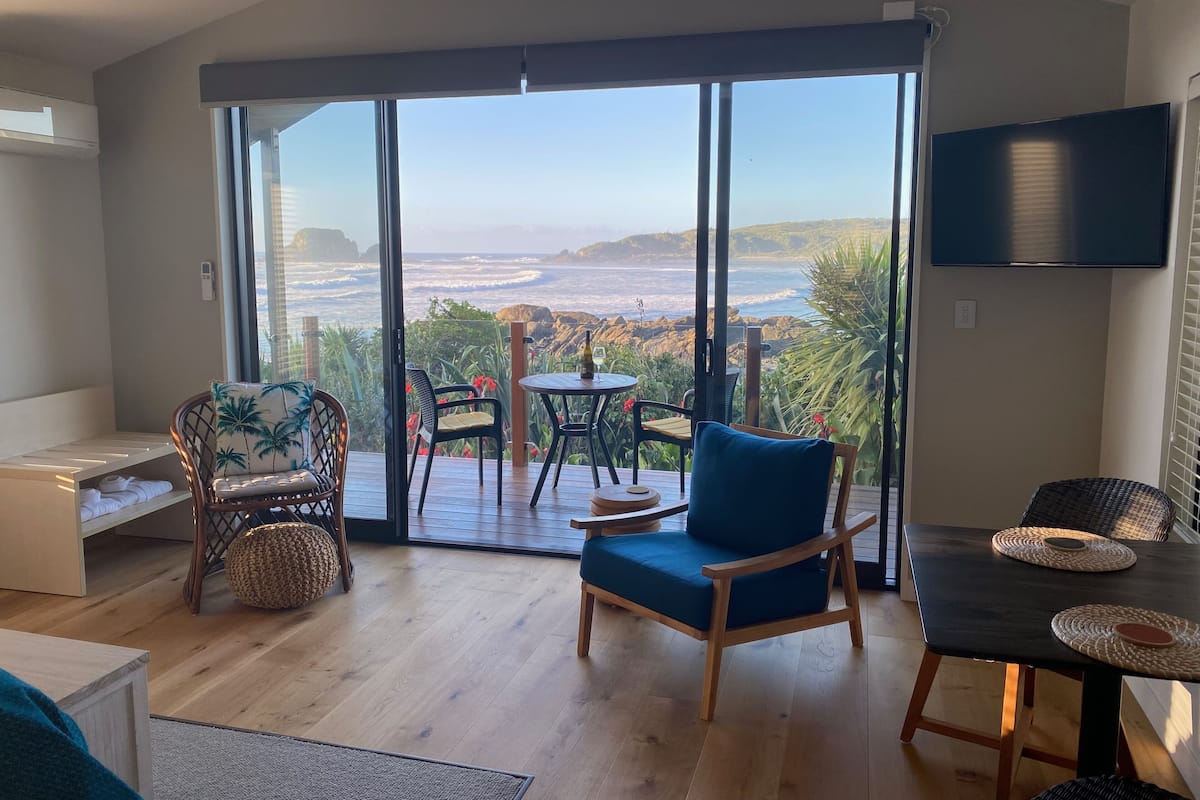 Studio 1 - Bay View | 1 bedroom, premium bedding, pillow-top beds, individually decorated