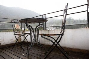 Design Double Room A | Balcony