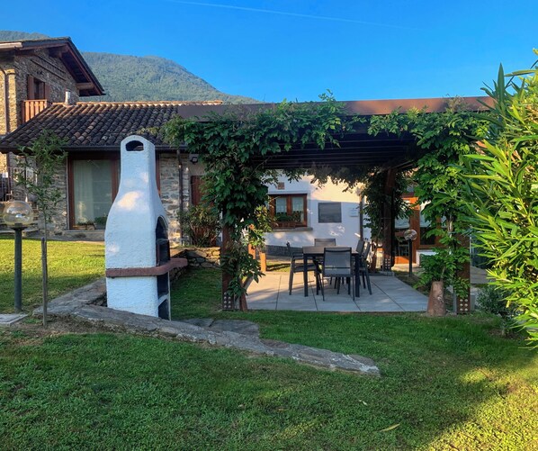 Comfort Cottage, 2 Bedrooms, Garden View, Annex Building (Il Granaio) | Terrace/patio