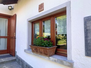 Cottage Comfort, 2 camere da letto, vista giardino, edificio separato (Il Granaio) | Vista dalla camera