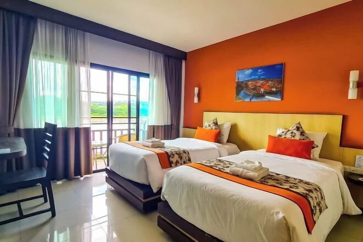 In-room safe, blackout drapes, soundproofing, rollaway beds