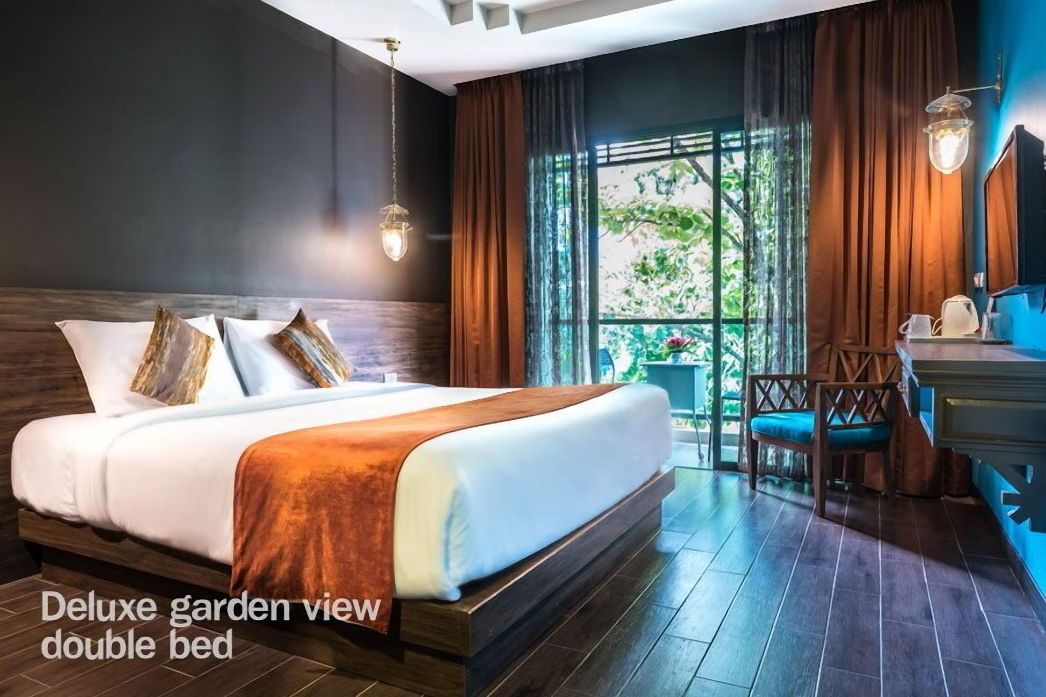 In-room safe, blackout drapes, soundproofing, rollaway beds