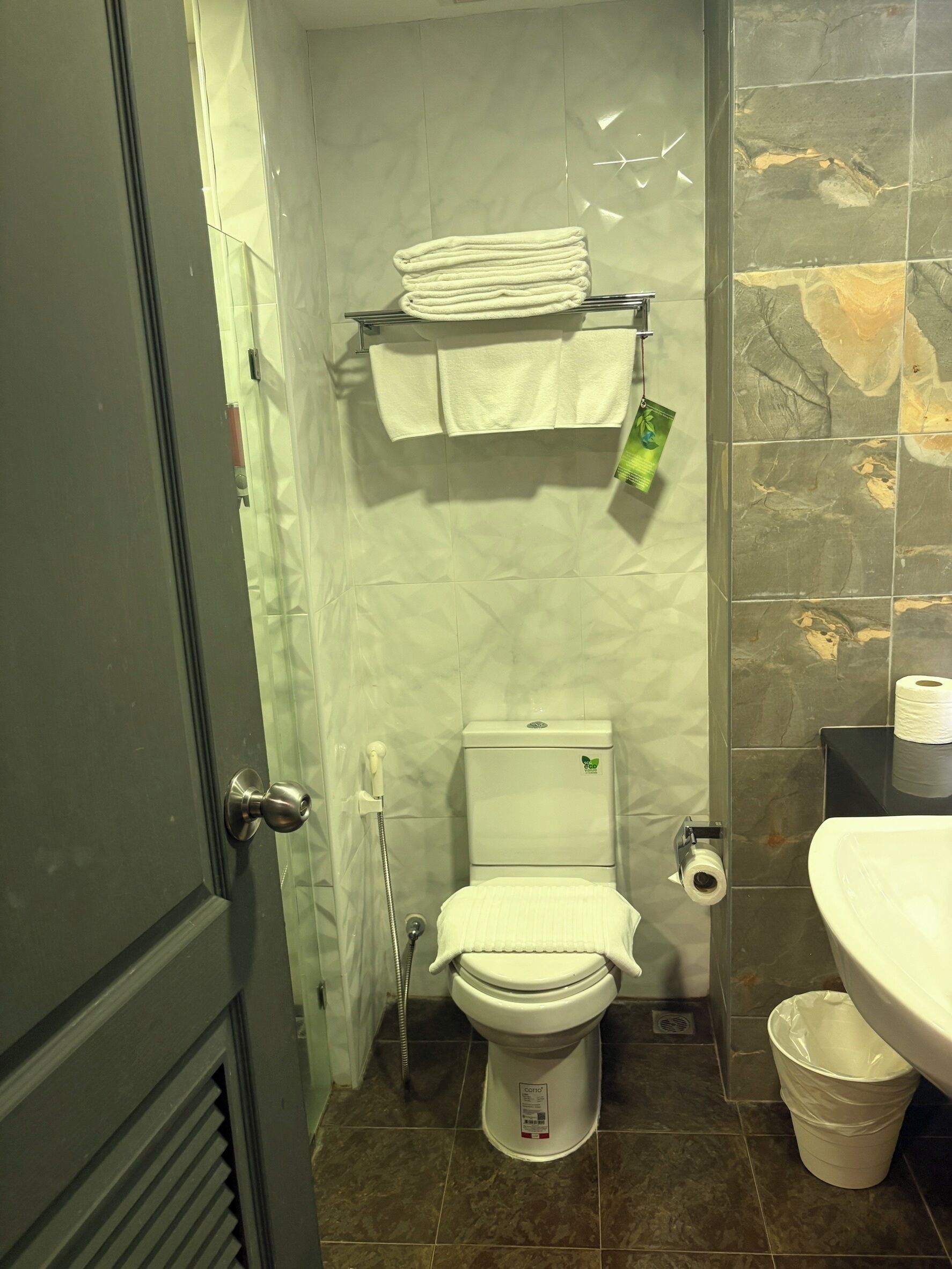 Superior Twin Room | Bathroom
