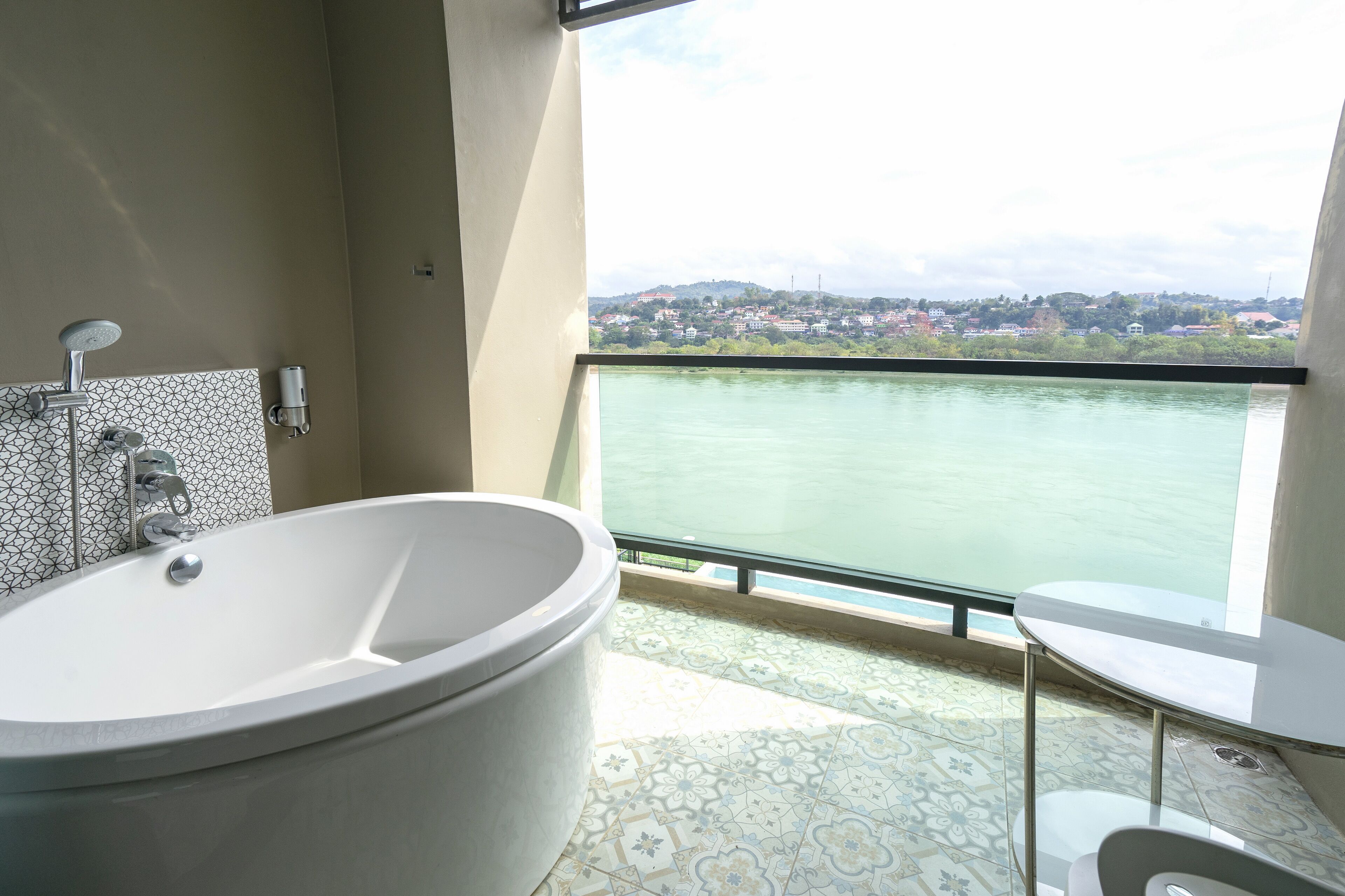 deluxe couple river view | terrace/patio