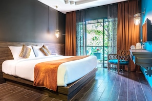 In-room safe, blackout curtains, soundproofing, rollaway beds - Chiangkhong Teak Garden Riverfront Onsen Hotel (Chiang Khong)