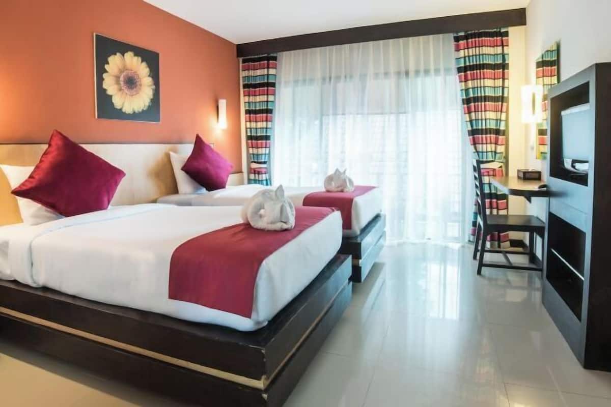 In-room safe, blackout drapes, soundproofing, rollaway beds