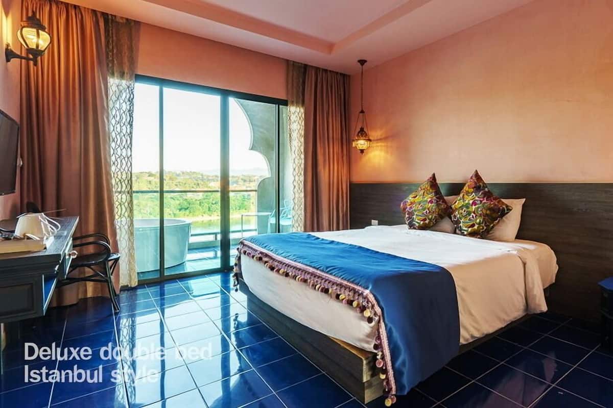 In-room safe, blackout drapes, soundproofing, rollaway beds