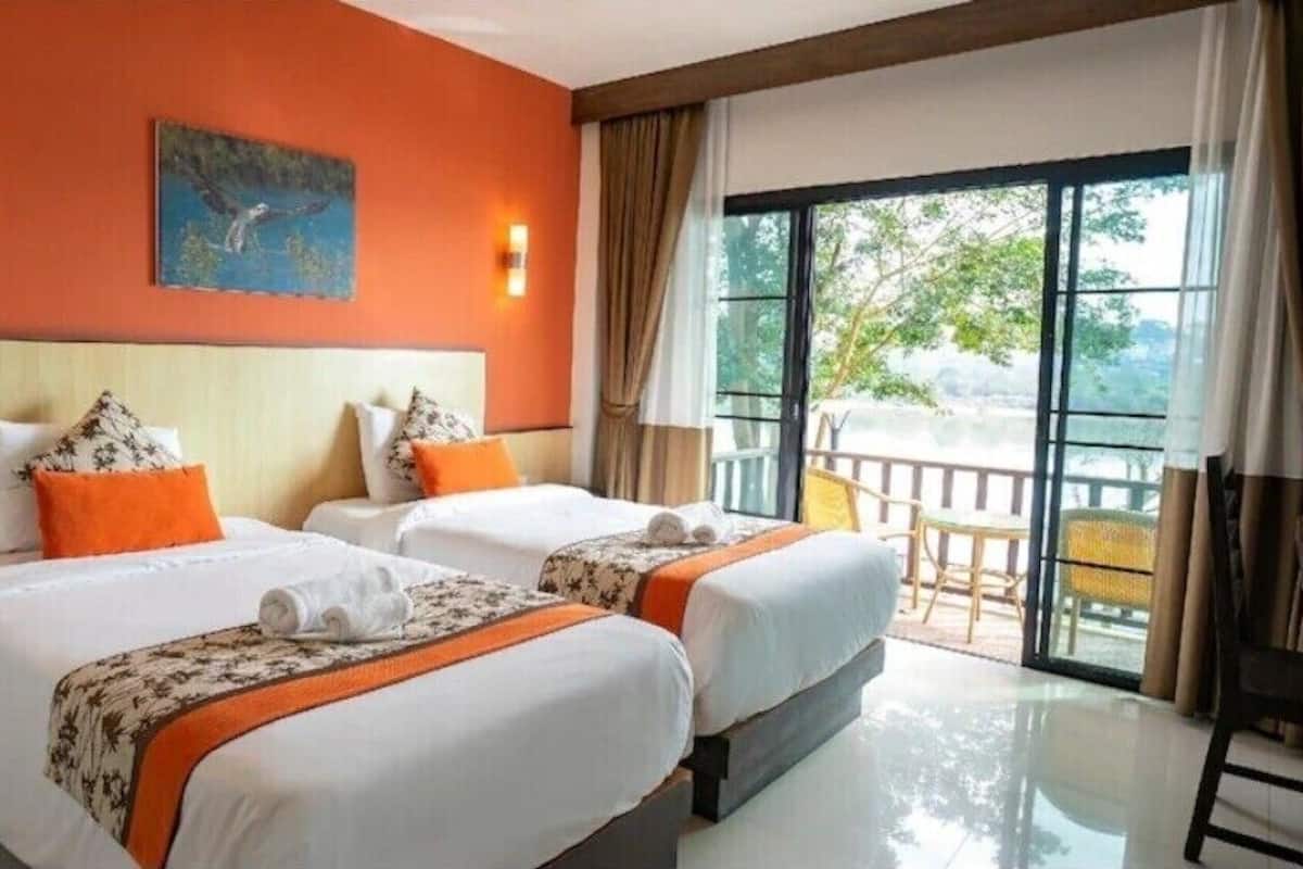 In-room safe, blackout drapes, soundproofing, rollaway beds