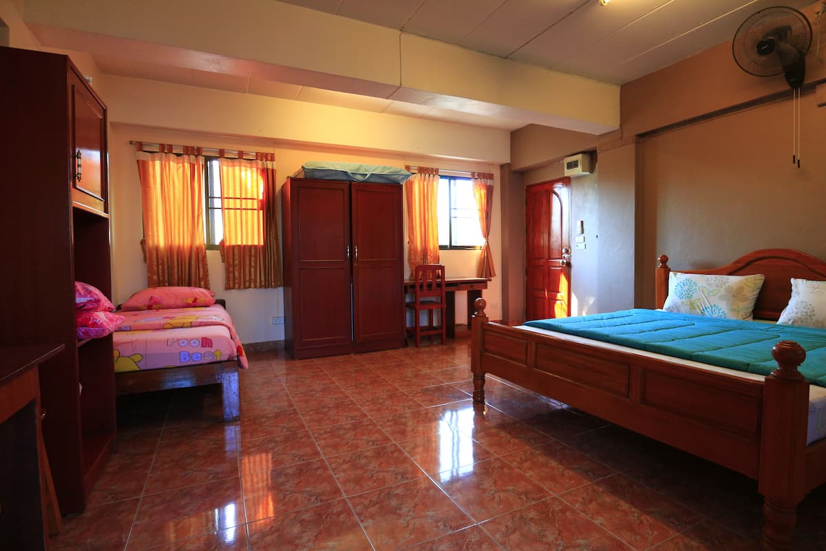 Family Room, Multiple Beds, Non Smoking