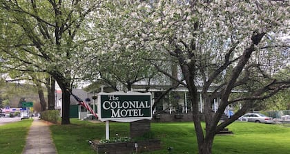 The Colonial Motel