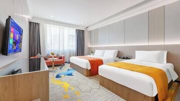 Escriptori, cortines opaques, wifi gratuïta i roba de llit