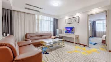 Desk, blackout drapes, free WiFi, bed sheets