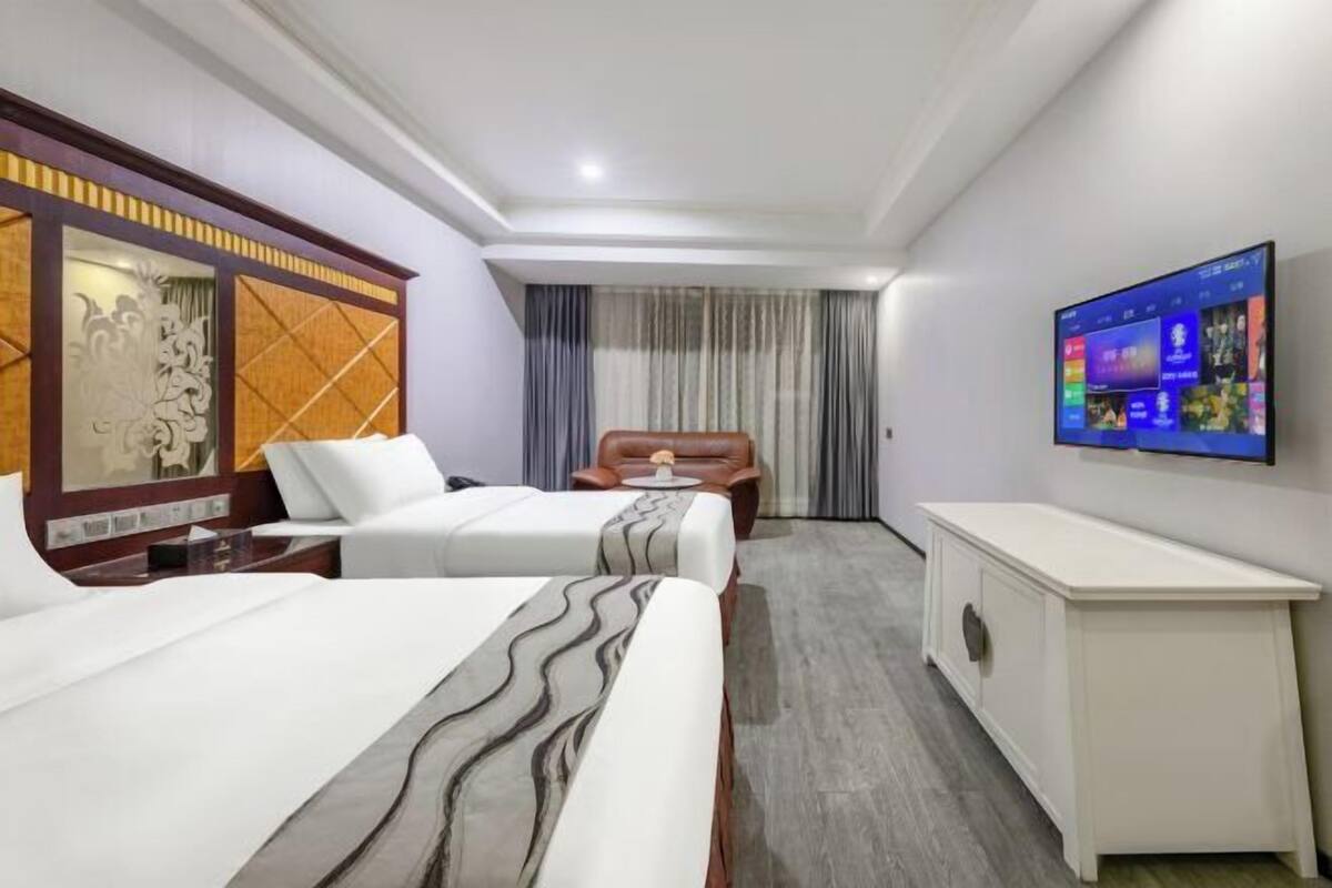 Escrivaninha, cortinas blackout, Wi-Fi de cortesia, roupa de cama