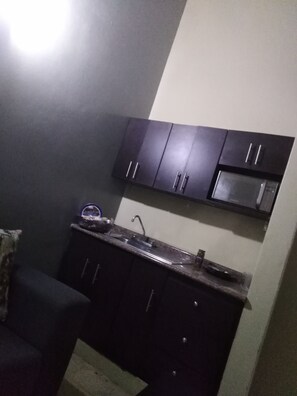 Fridge, microwave, oven, stovetop - Gabriels Apartments (Tegucigalpa)