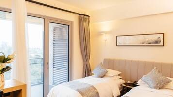 Design Twin Room | Desk, blackout drapes, free WiFi, bed sheets