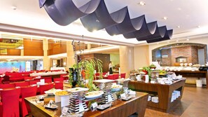 Daily self-service breakfast for a fee - Hione Holiday Hotel (New Taipei City)