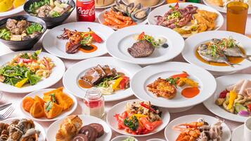 Breakfast and lunch served