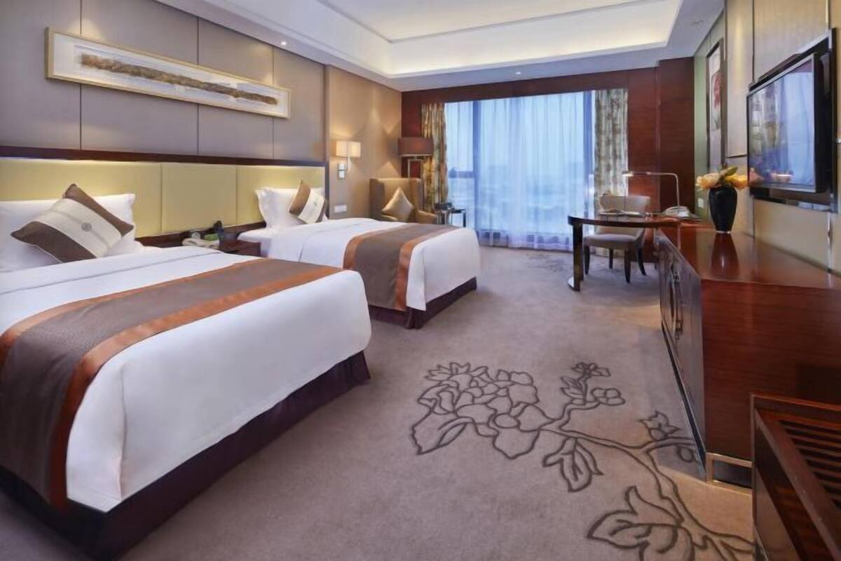Minibar, in-room safe, desk, blackout drapes