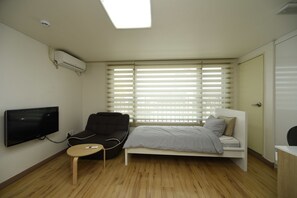 Single Room | Free WiFi - Y Blue (Seoul)