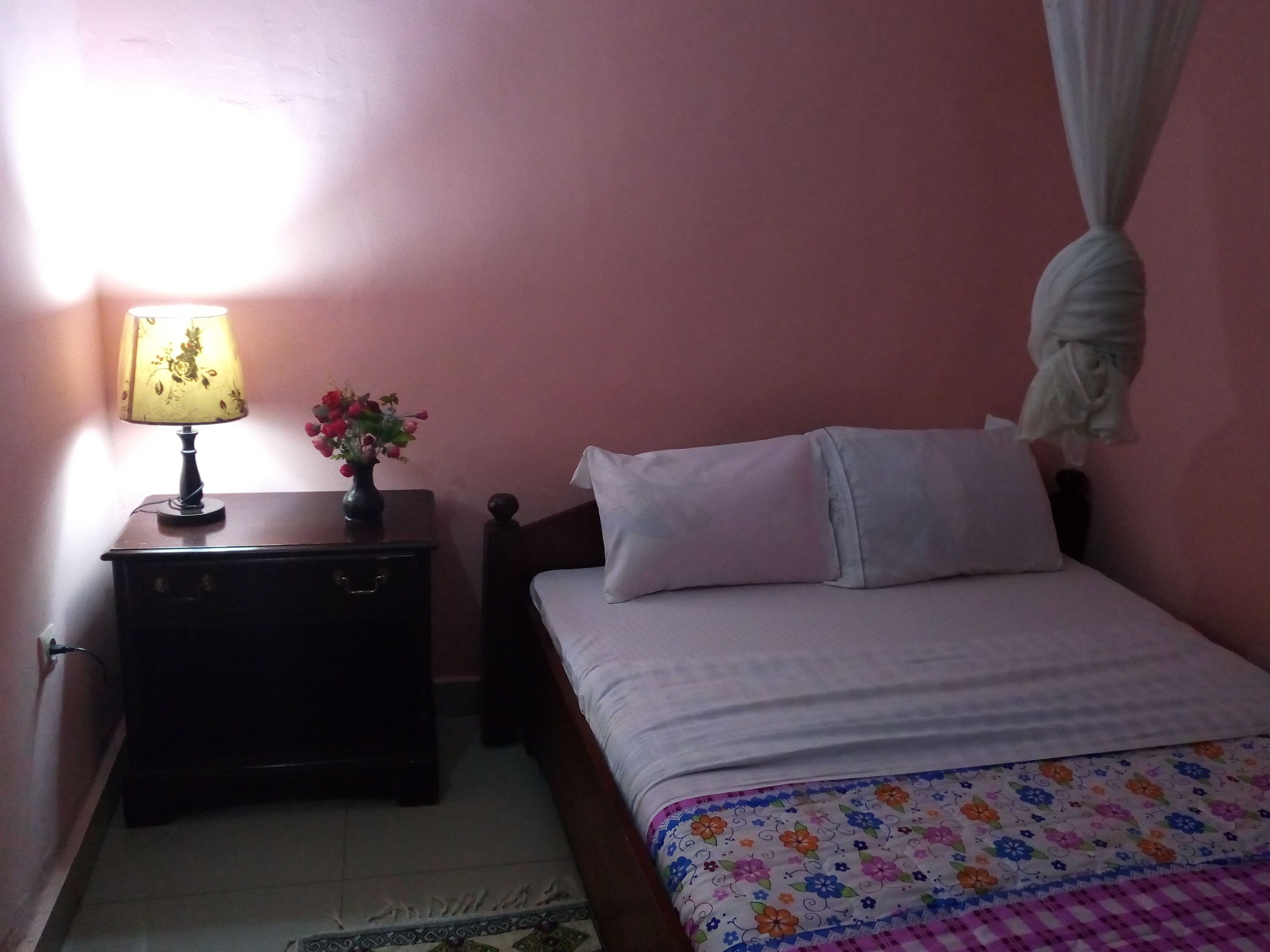 Quarto casal luxo | Cofres nos quartos, Wi-Fi de cortesia, roupa de cama