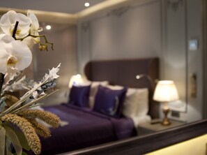 Deluxe Suite Room | Premium bedding, minibar, in-room safe, desk - Tk Taxim Hotel (Istanbul)