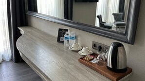 Standard Double Room | Literie de qualité, minibar, coffre-fort, bureau
