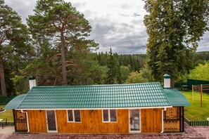 Courtyard - Mars-Hous (Mars)