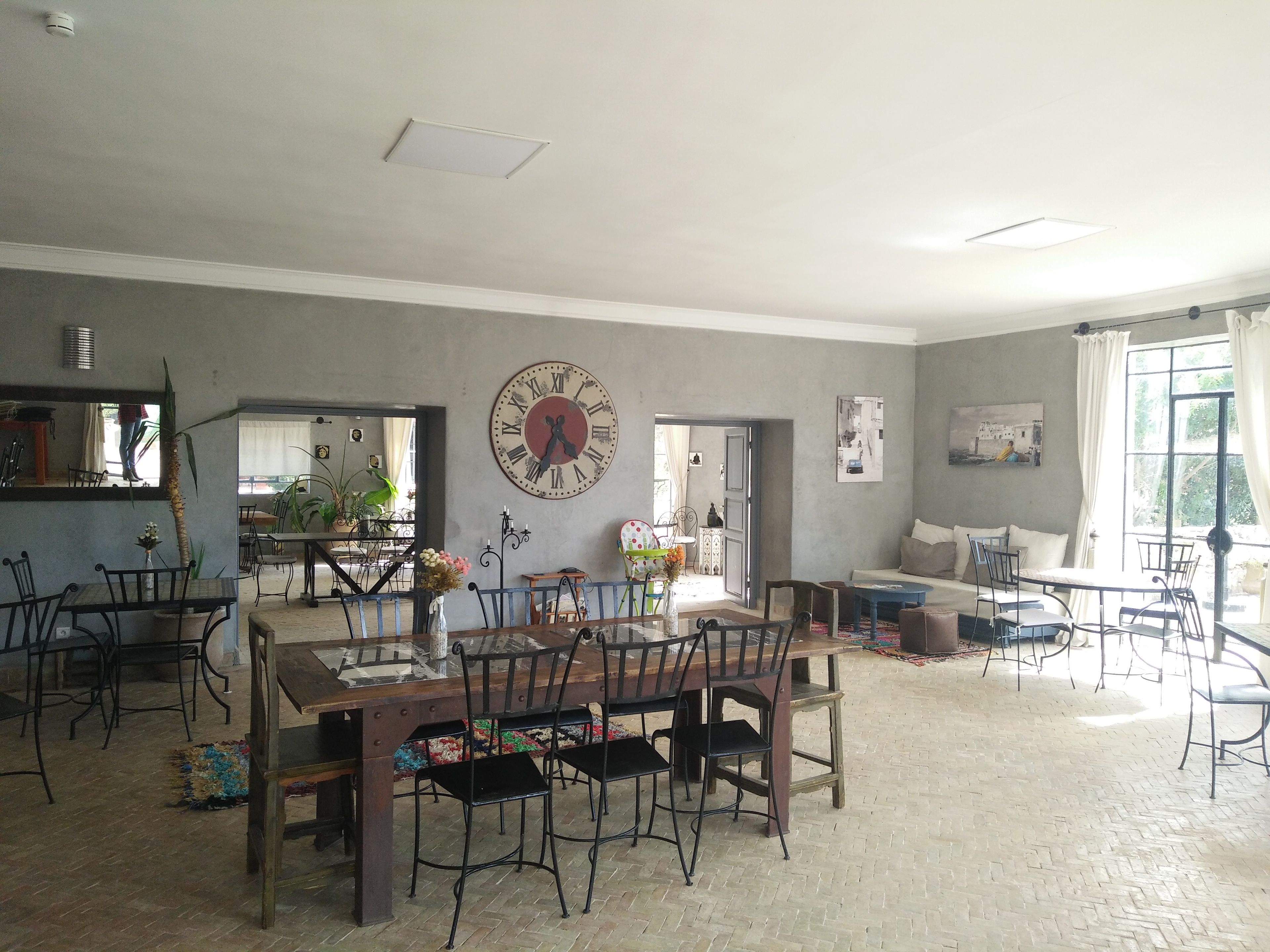 Breakfast, lunch, dinner served; local cuisine 