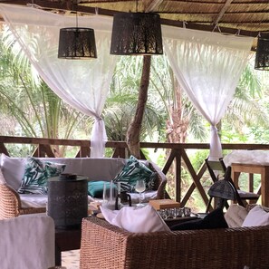 Breakfast, lunch, dinner served; local and international cuisine
