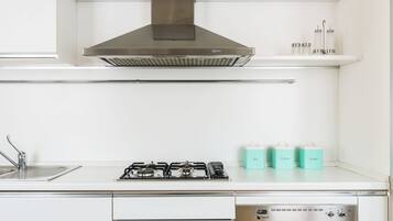 Apartment, 1 Bedroom | Private kitchen | Fridge, microwave, stovetop, dishwasher