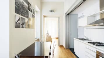 Apartamento, 1 quarto | Opções para refeição no quarto