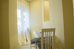 In-room dining - Belgrade Center Apartment Skadarlija II (Belgrade)