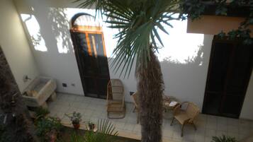 Enceinte de lâhĂ©bergement