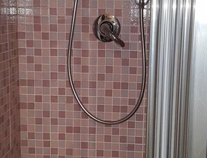 Bathroom shower - B&B Federico II (Brindisi)
